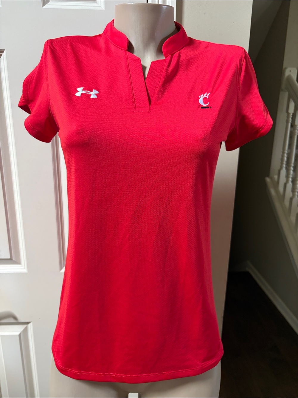 NWT Under Armour Cincinnati Bearcats Women’s Red S/S Performance Polo, sm